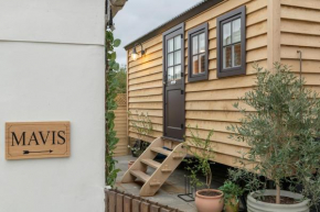 Stylish Hut in a small village just outside Bath, Saltford